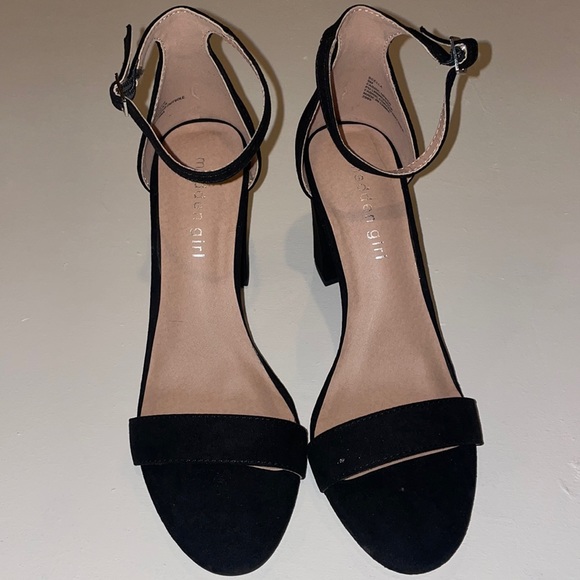 Madden Girl Black Strappy Sandal heels 9 New - Picture 3 of 14